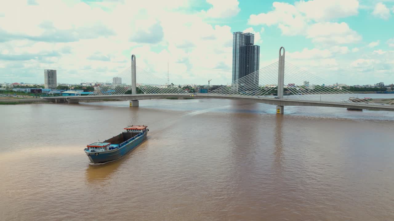 메콩 강 남동부 화물선 아시아 트랜스포테이션, 보디아