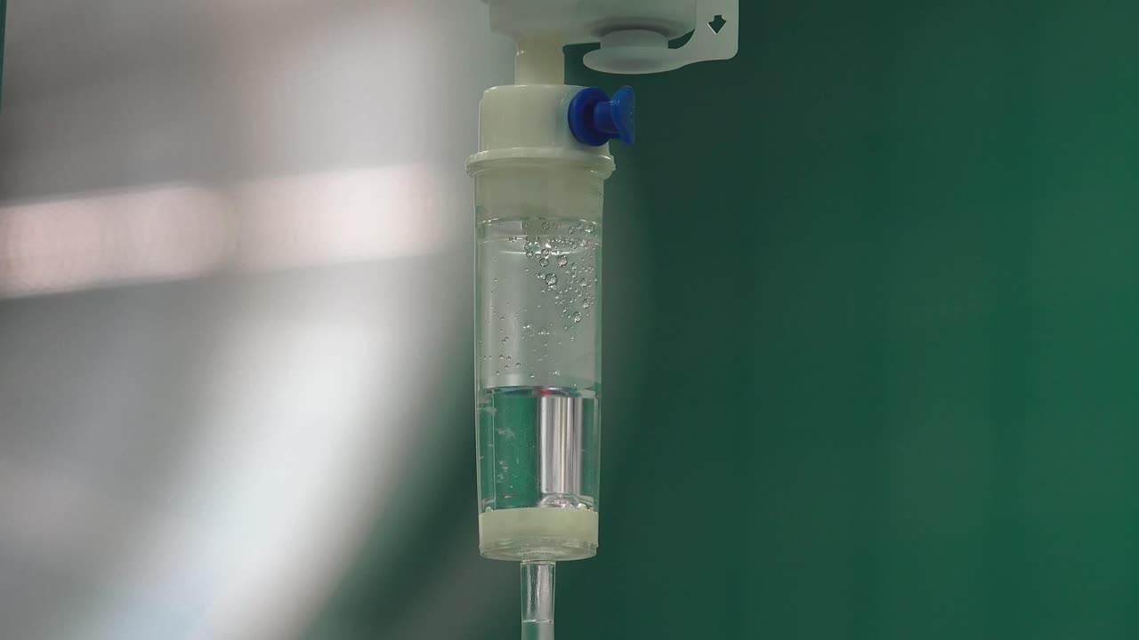 la terapia intravenosa es la infusión de sustancias líquidas directamente en una vena