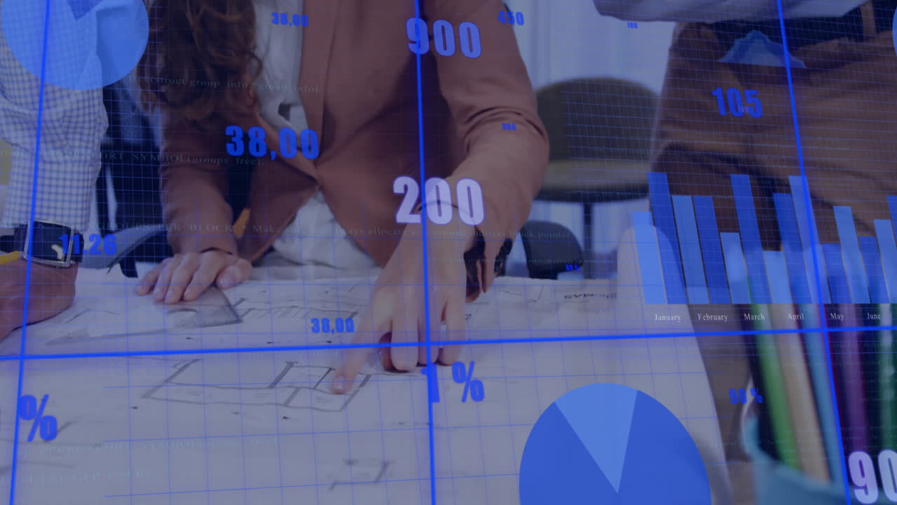 animación del procesamiento de datos financieros sobre diversas personas de negocios en la oficina
