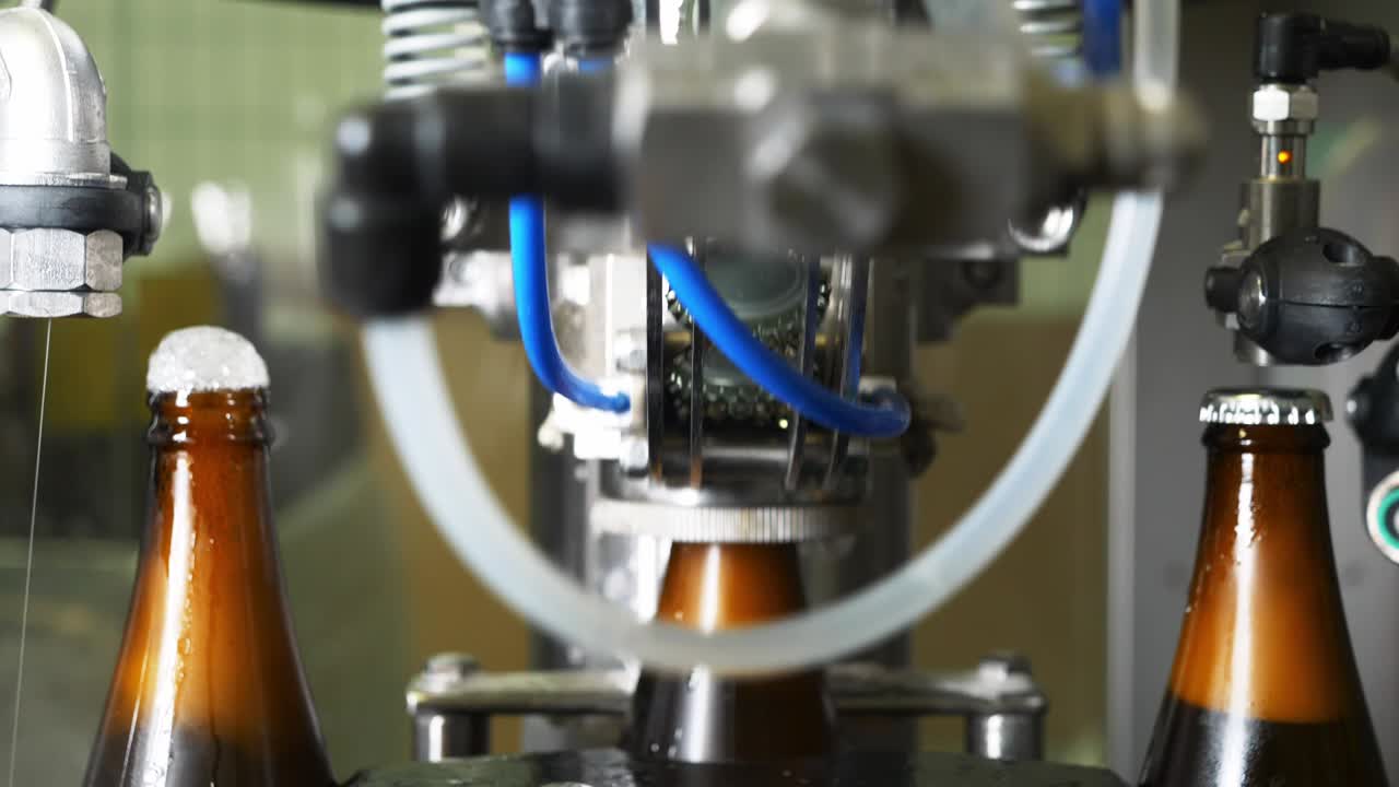 proceso de embotellado en la cervecería