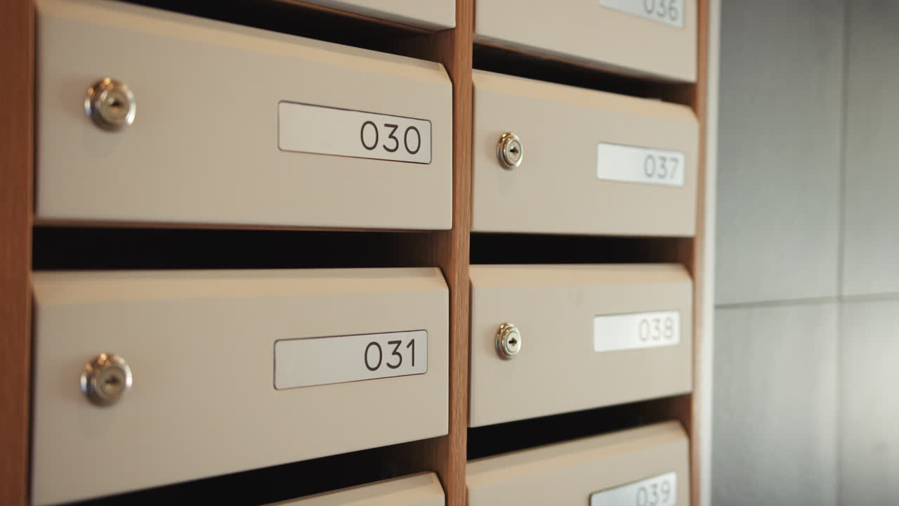 buzones de correo de los apartamentos