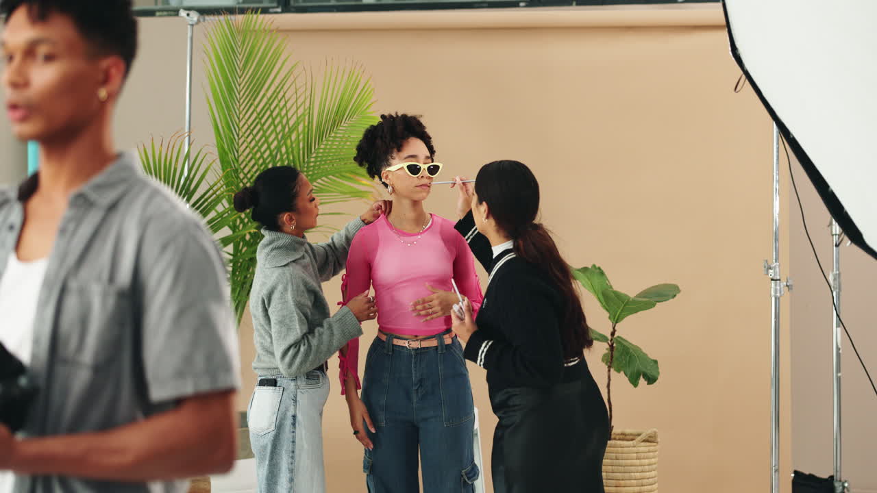 sesión de fotos de moda con maquillaje y estilo