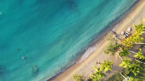 Drone-View-Zona-Tropical-En-Las-Villas-De-Cap-Cana,-Punta-Cana,-Villas-Hermosa,-Vacaciones