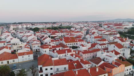 Techos-Rojos-Típicos-De-Casas-En-Lisboa,-Portugal.