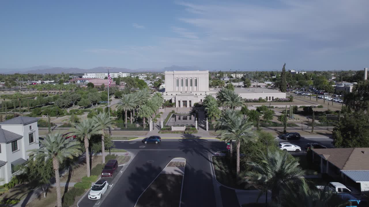 아리조나 주 lds 성전과 도시 거리의 드론 영상