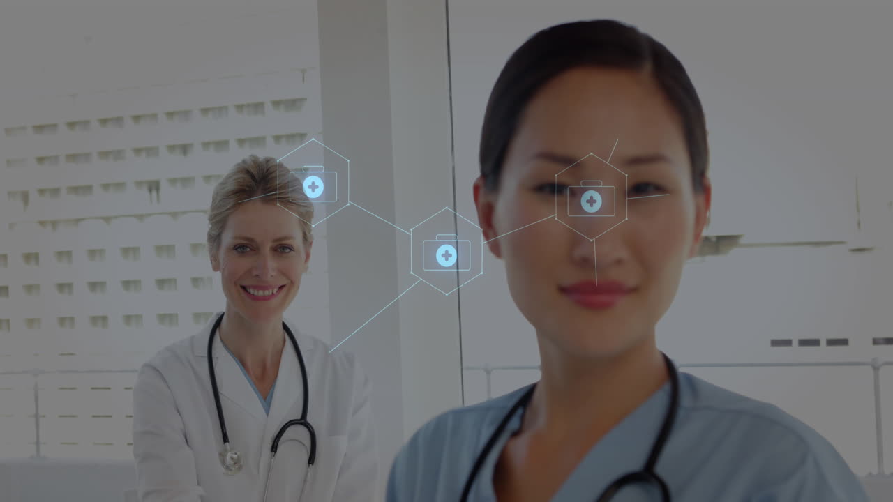 Animazione di icone mediche su dottoresse di diverse etnie che sorridono