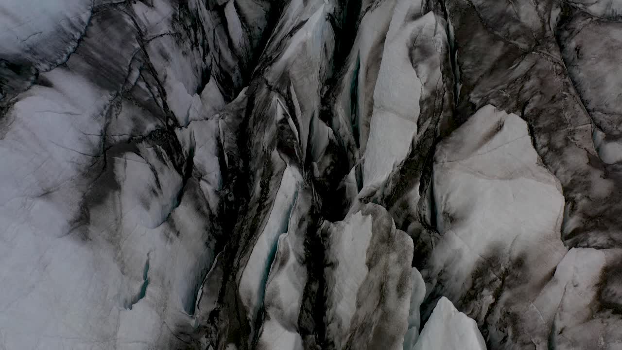 glaciar aéreo 4k en islandia inclinado hacia arriba