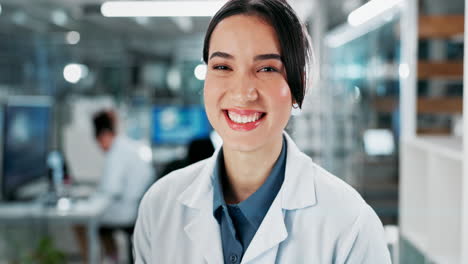 científico que trabaja en el laboratorio