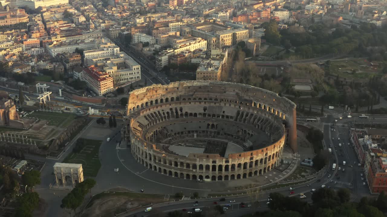 배경에 폐허가 있는 콜로세움