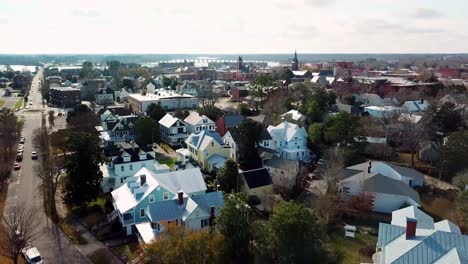 waterfront homes along the neuse river in new bern nc, north carolina