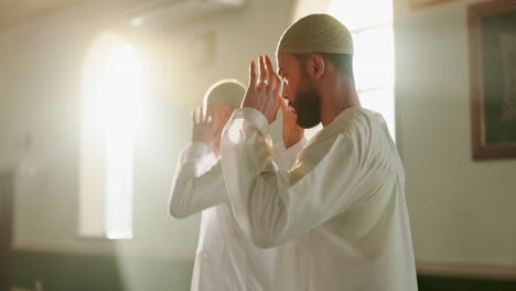 muslim men praying in mosque