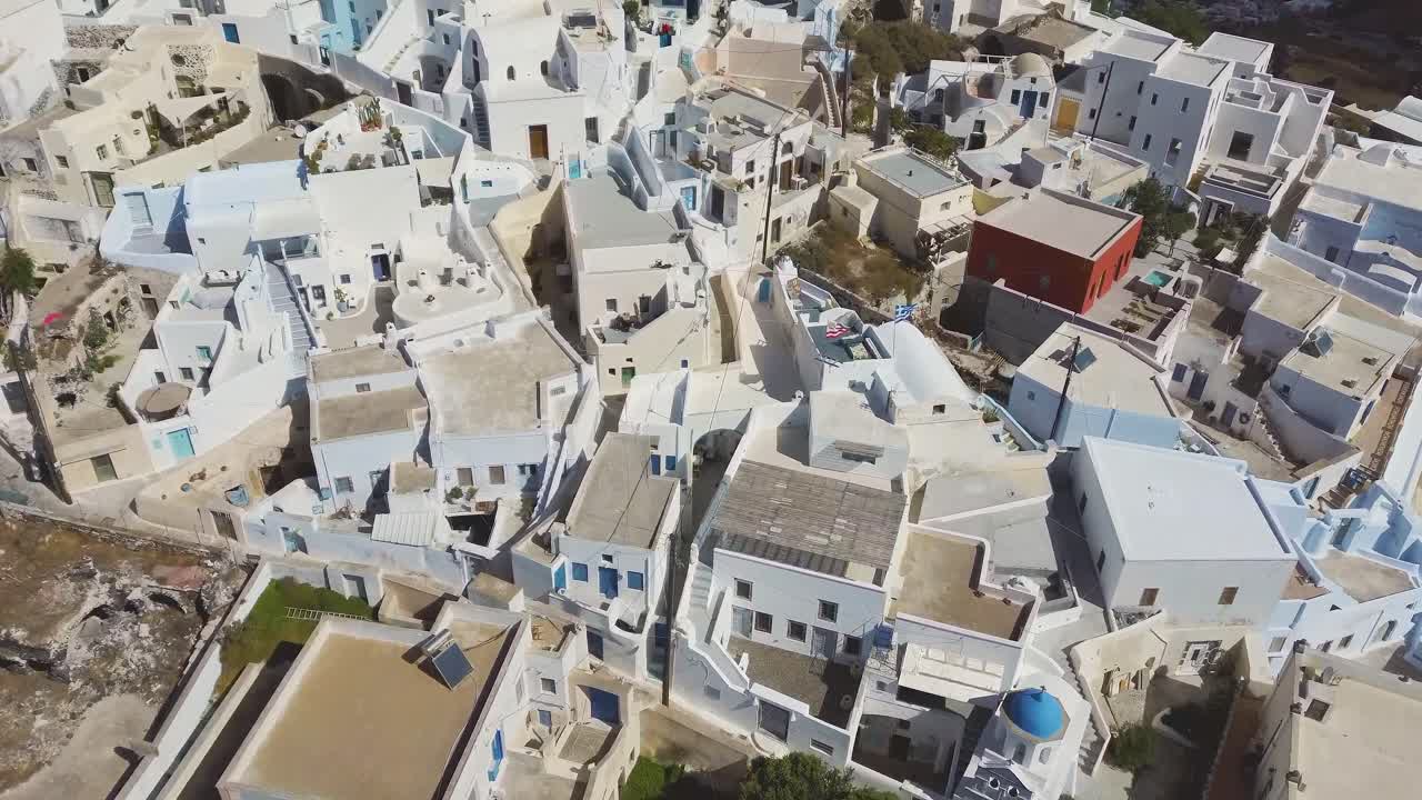 vista aérea de drones de 4k de pyrgos pirgos santorini
