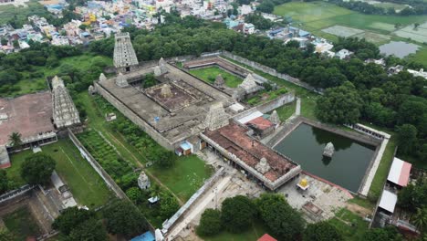 Bird's-eye-view-of-Sri-Kanchi-Kamakshi-Amman-Temple-in-Kanchipuram,-Tamil-Nadu