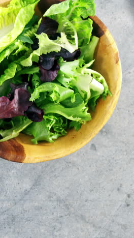 ensalada en un tazón