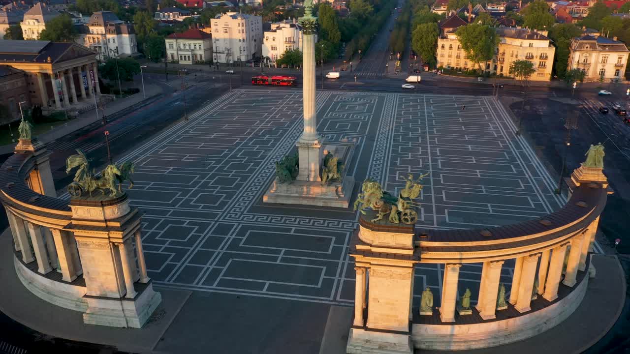 Drone footage of the empty Heroe's Square in Budapest, Hungary at the time of the Covid virus. Early morning at the sunrise in spring.
Drone circles.