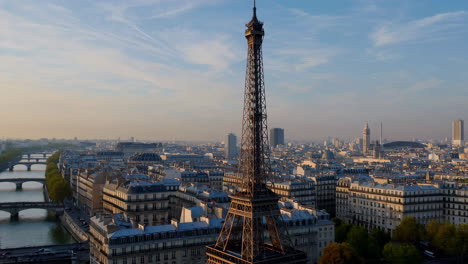 vista aérea de parís con la torre eiffel