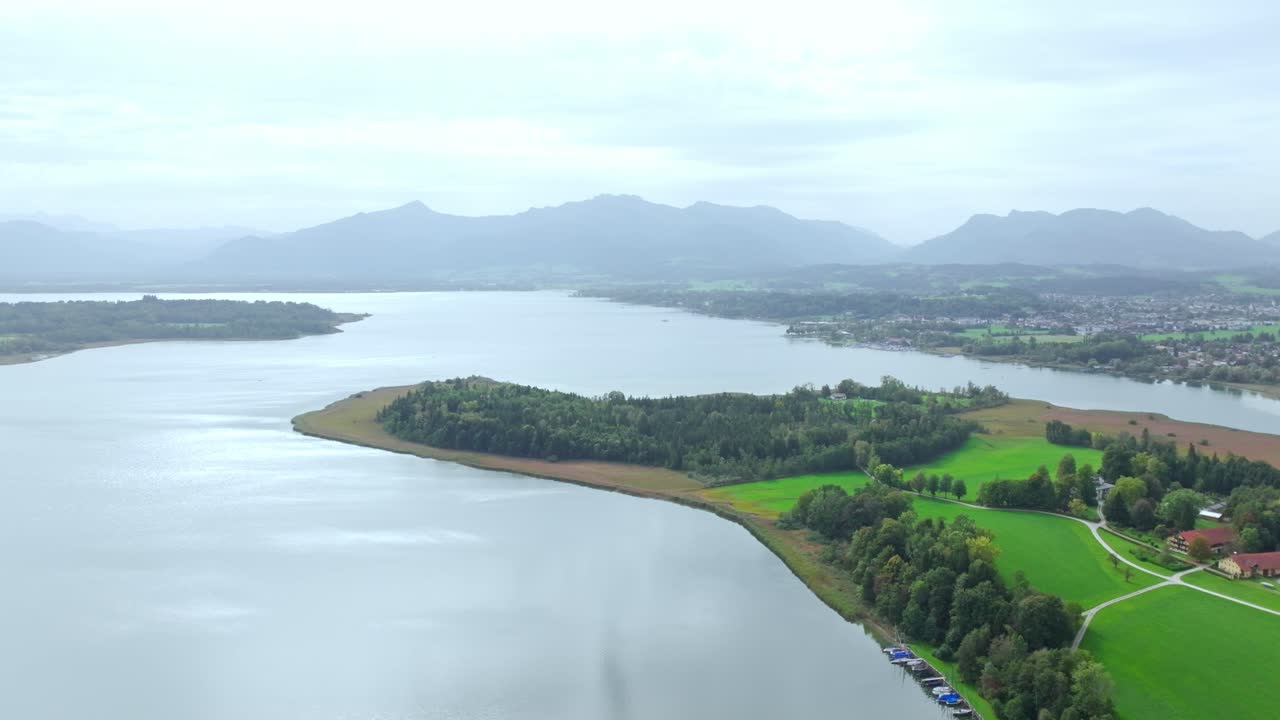 독일 바이에른 의  ⁇ 시 호수 와 함께 경치 좋은 풍경 - 공중 드론 촬영