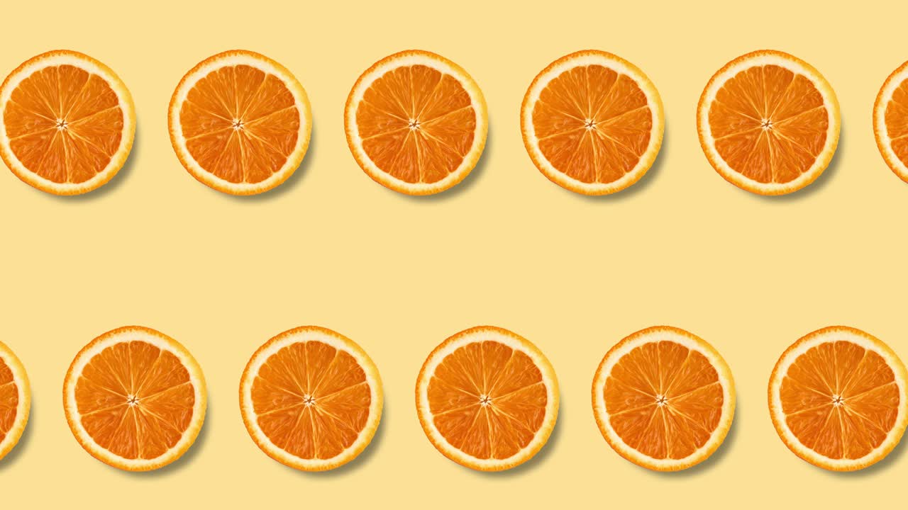 animazione a loop senza cuciture con due file di fette arancione su uno sfondo giallo pastello, spazio di copia