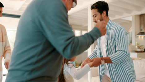 hijos, padres y abuelos vivos
