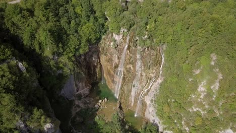 AERIAL:-Plitvička-Jezera-in-Croatia