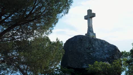 la cruz del parque botánico de montealegre