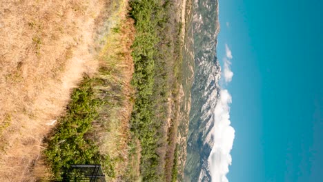 Cloudscape-Sobre-El-Frente-De-Wasatch-De-Las-Montañas-Rocosas-Visto-Desde-Highland,-Utah---Lapso-De-Tiempo-Panorámico-De-Orientación-Vertical