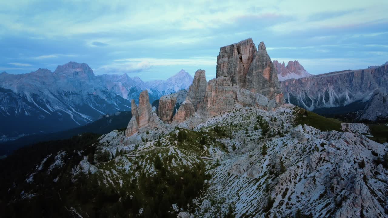 cinque torri cortina dolomitas atardecer