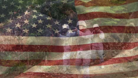 animación de la bandera de los estados unidos sobre varios soldados masculinos con armas