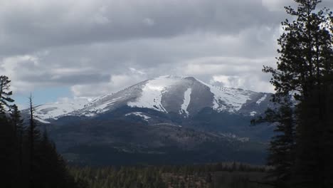 longshot of a snowy peak in the sierra blanca mountain range in new mexico