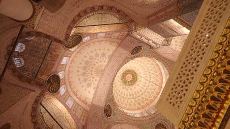 el interior de una mezquita turca