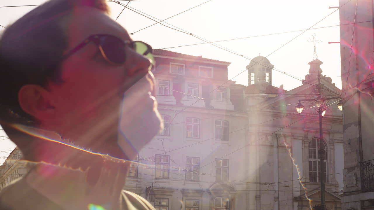 도시를 즐기는 남자