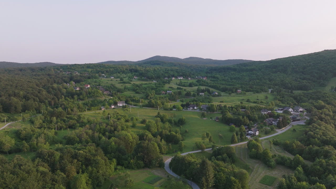 аэрофотосъемка национального парка "плитвицкое озеро" в хорватии, европа-6
