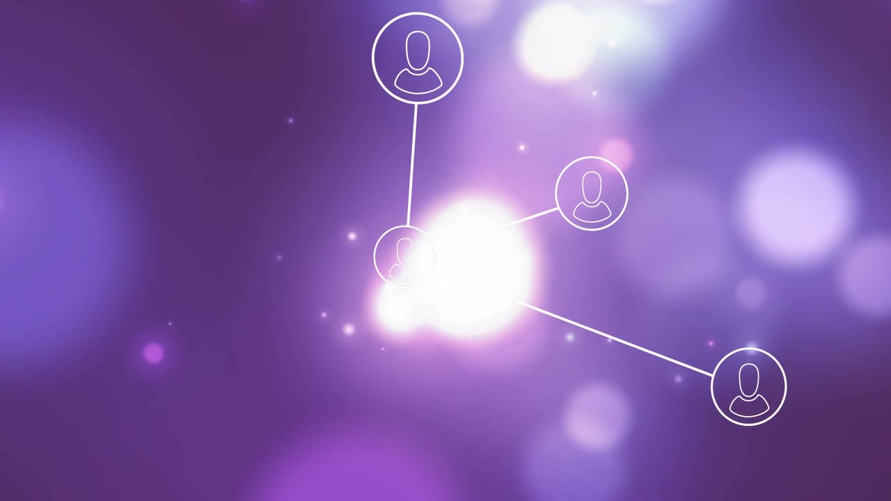 Avatar centrale che si anima in un bagliore luminoso bokeh viola, passando e collegando il nodo destro, inviando un impulso di dati.