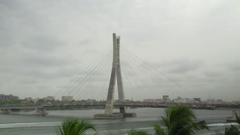 Blick-Auf-Die-Ikoyi-Link-Bridge-Von-Der-Anlegestelle