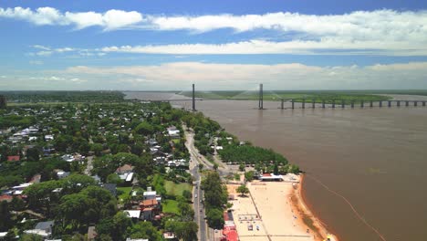 Rosario-Argentina-Provincia-De-Santa-Fe-Imágenes-Aéreas-Con-Drone-De-La-Ciudad-Vistas-Del-Río-Paraná-La-Playa-Florida-Con-Rosario---Puente-Victoria