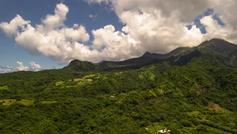 Hyperlapse-of-mount-Pelée-in-Martinique-with-fast-moving-clouds-and-a-blue-sky