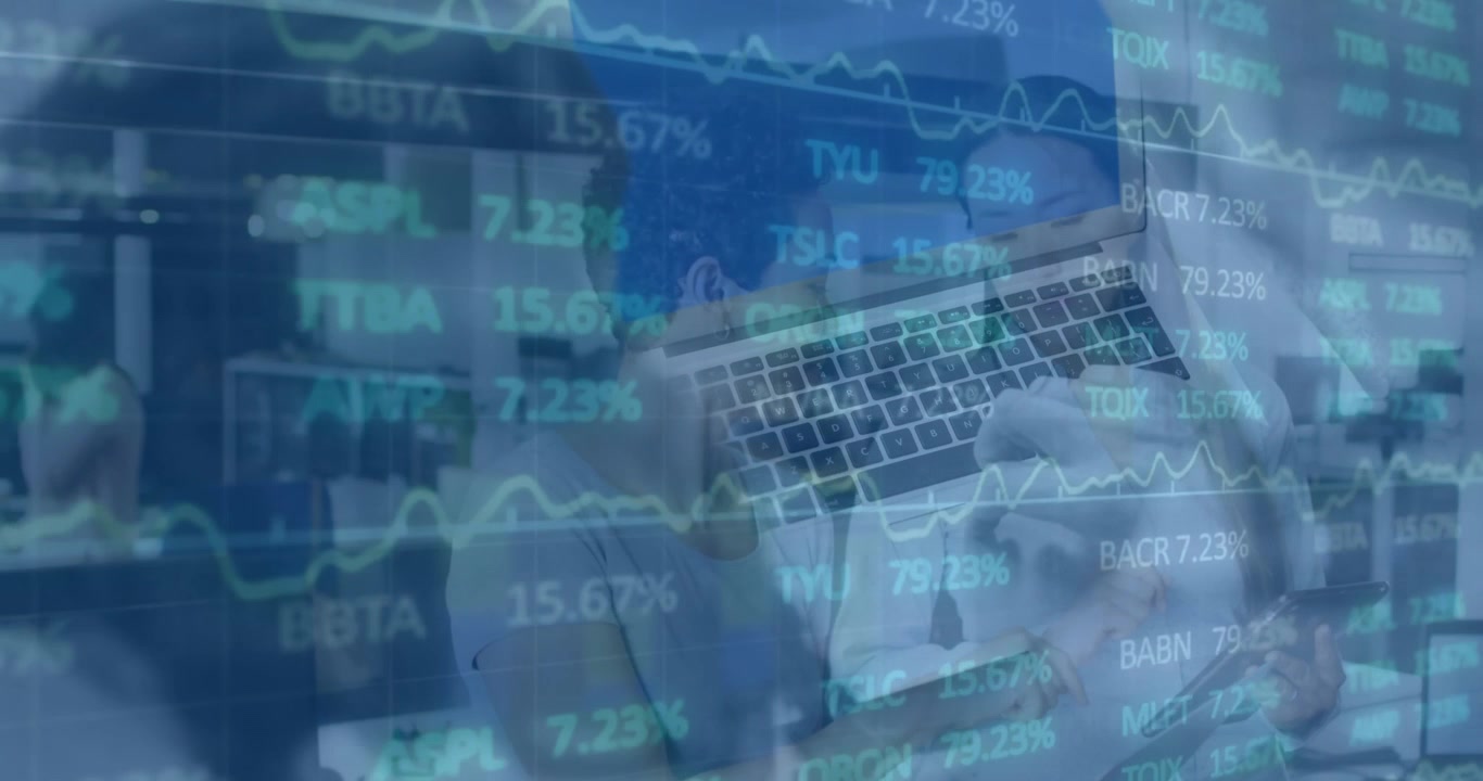 Animazione di catene ed elementi su percorsi di elaborazione dati finanziari sullo schermo