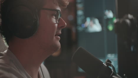 man streaming/podcasting