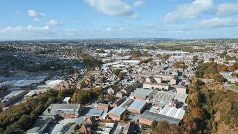 Vista-Panorámica-Aérea-De-Casas-Residenciales-En-Barrio-Urbano