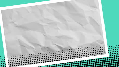 animación de textura de papel blanco arrugado que se mueve en el marco sobre fondo azul con manchas negras