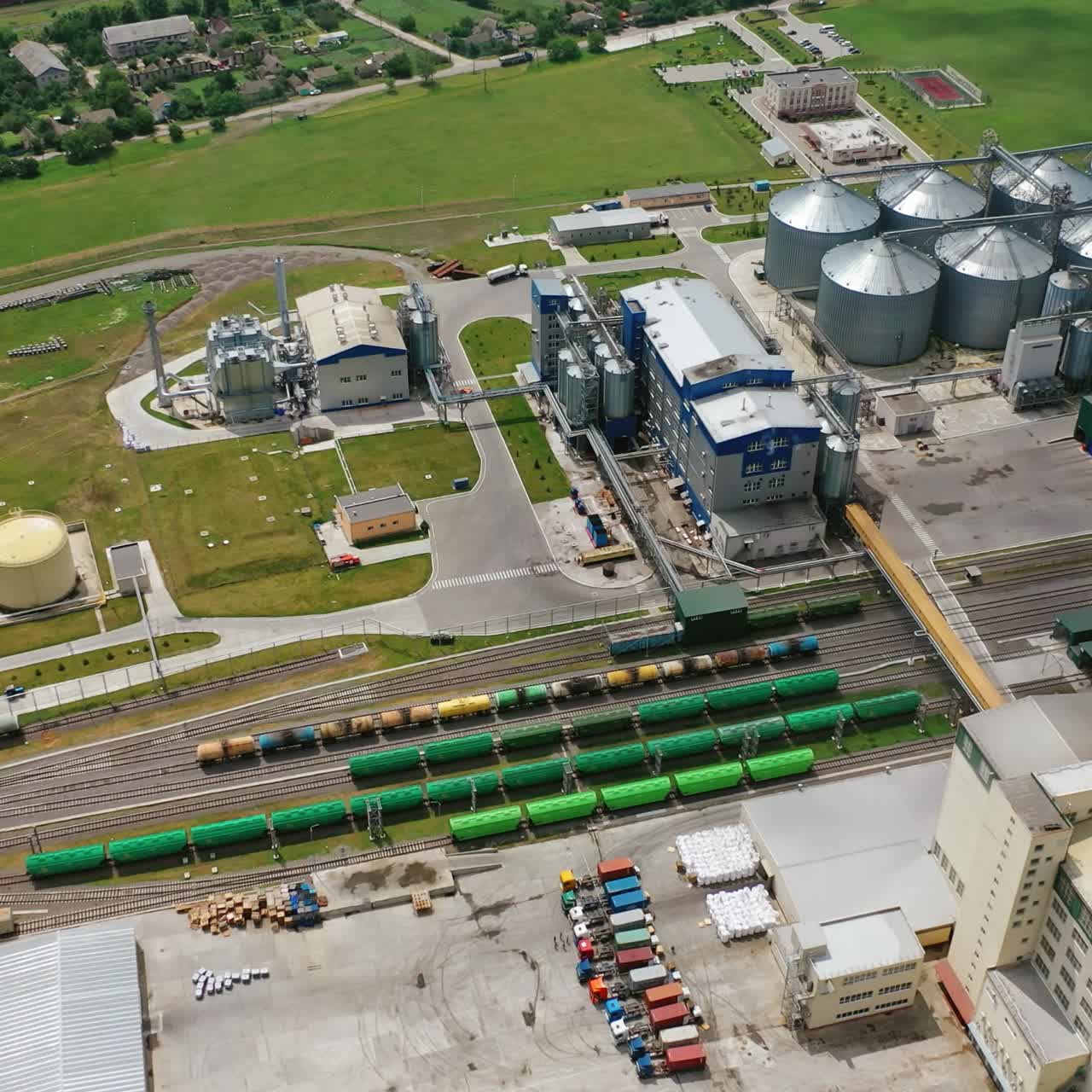 Elevator for grain storage