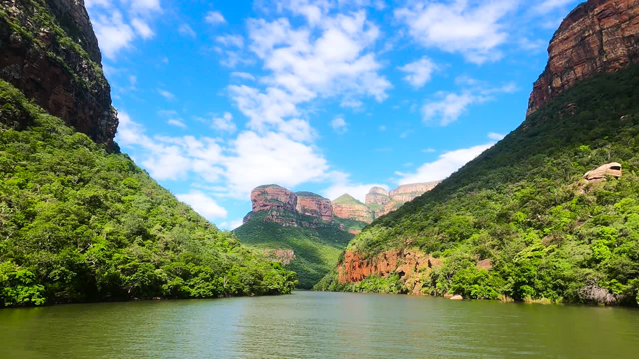 푸른 산과 함께 블라이드 강 협곡의 경치 풍경, 남아프리카 공화국