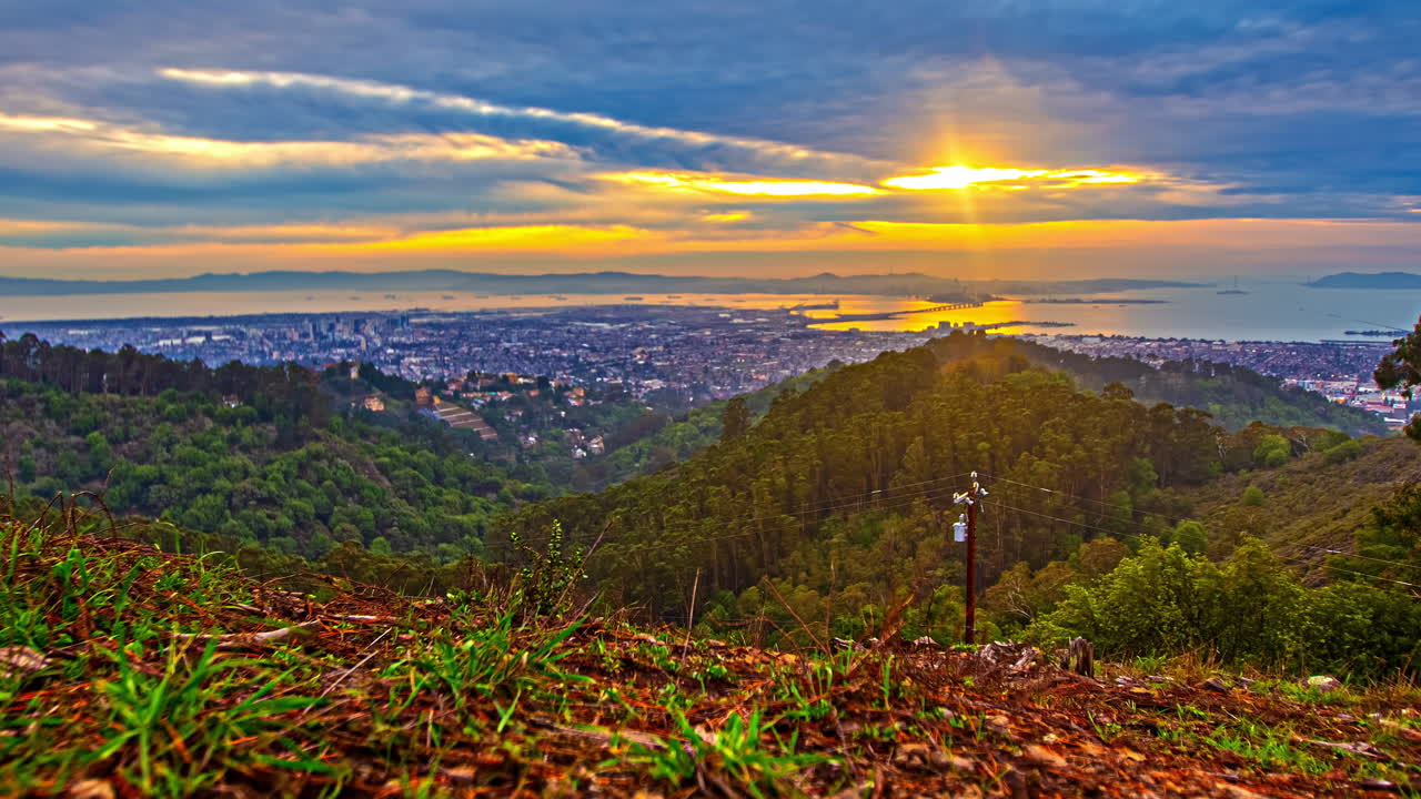 vista do pôr-do-sol de san francisco das colinas
