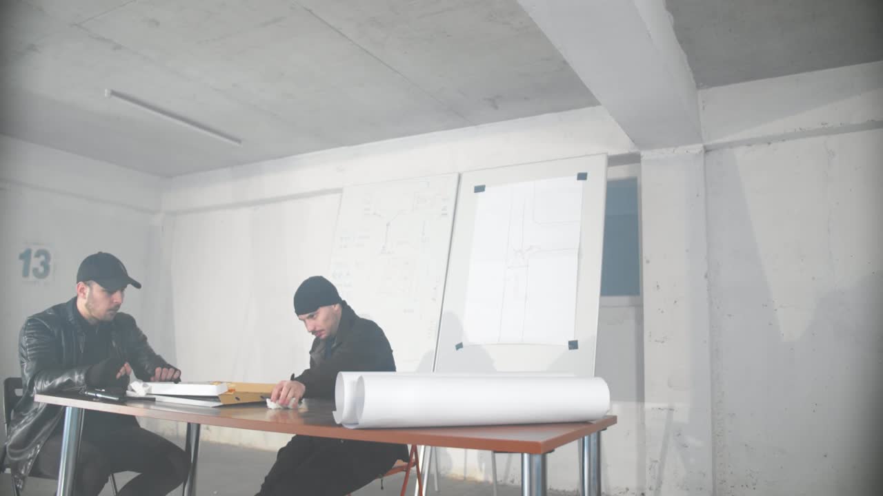 범죄자 들 이 일 하는 곳