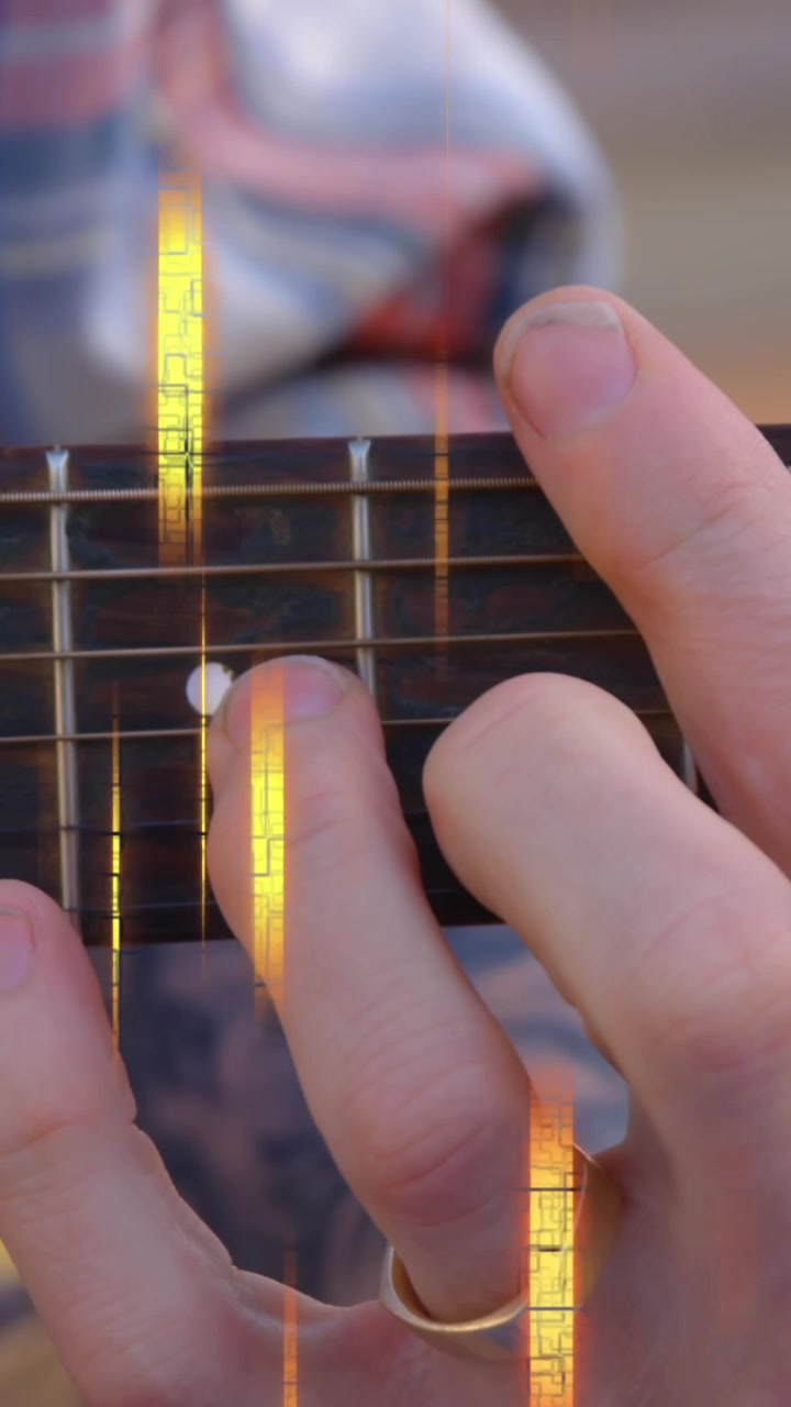 Animazione di un globo con una rete di connessioni e icone su un uomo caucasico che suona la chitarra