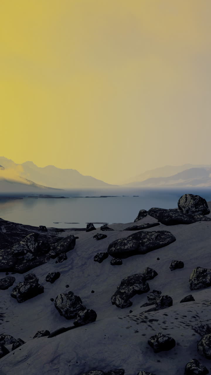 una playa serena con cielo amarillo