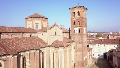 santa maria assunta y la catedral de san gottardo, italia