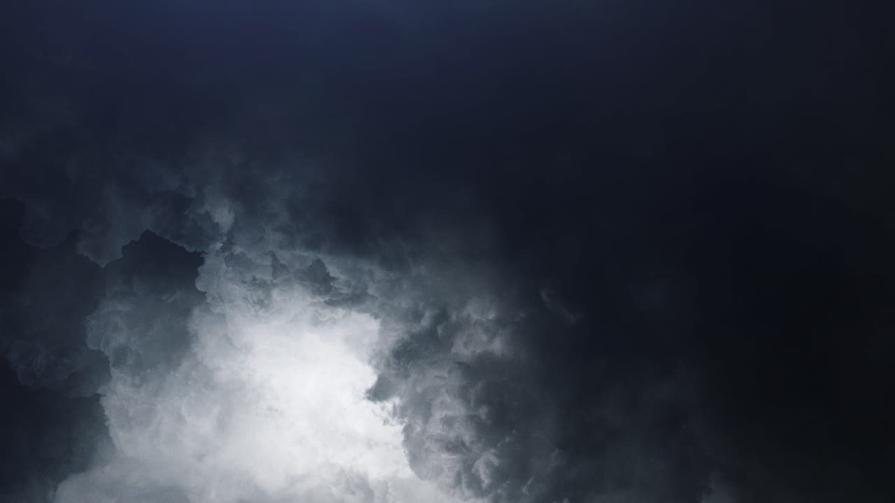 tormenta, cumulonimbus espesas nubes con relámpagos