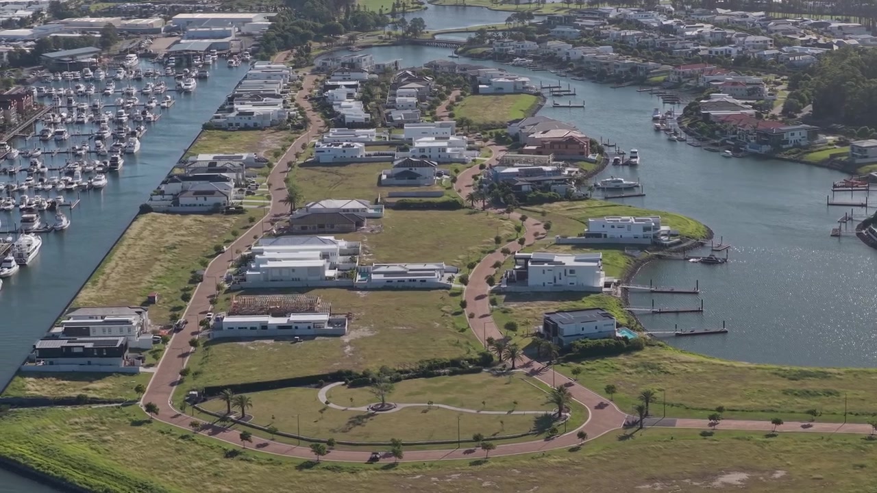 Etelä-Stradbroke-saari ja sen ympäristö Queenslandissa, Australiassa – Ilmakuva dronella.