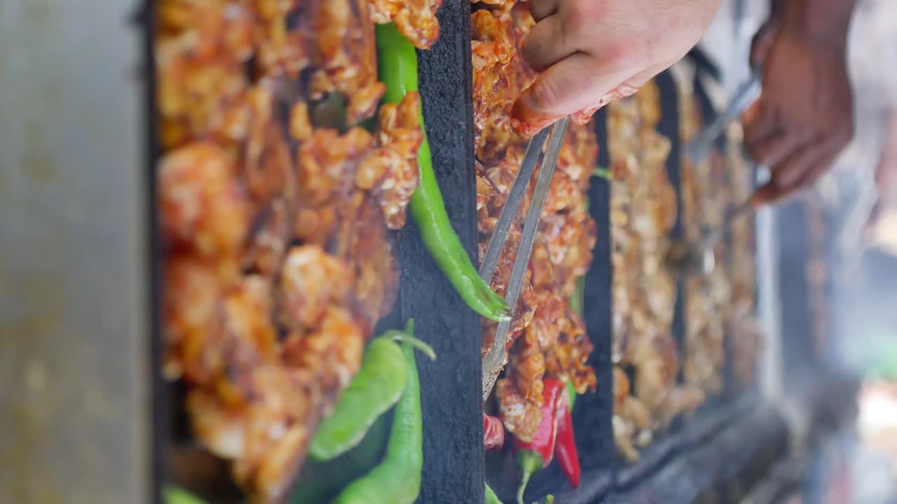 Preparare carne alla griglia con peperoni